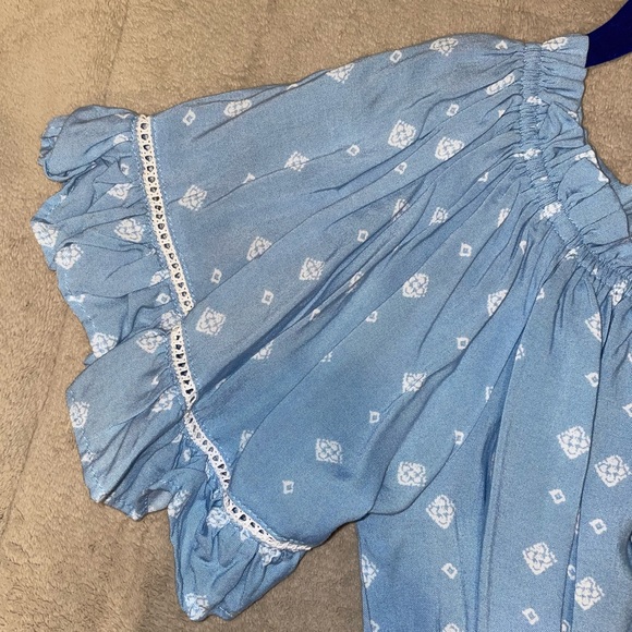 Off-Shoulder Too - Picture 2 of 2